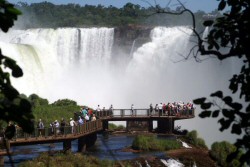 Passarela das Cataratas