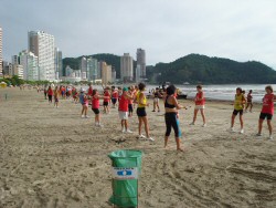 Ginástica na Praia Central