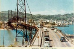Ponte Hercilio Luz em 1960.